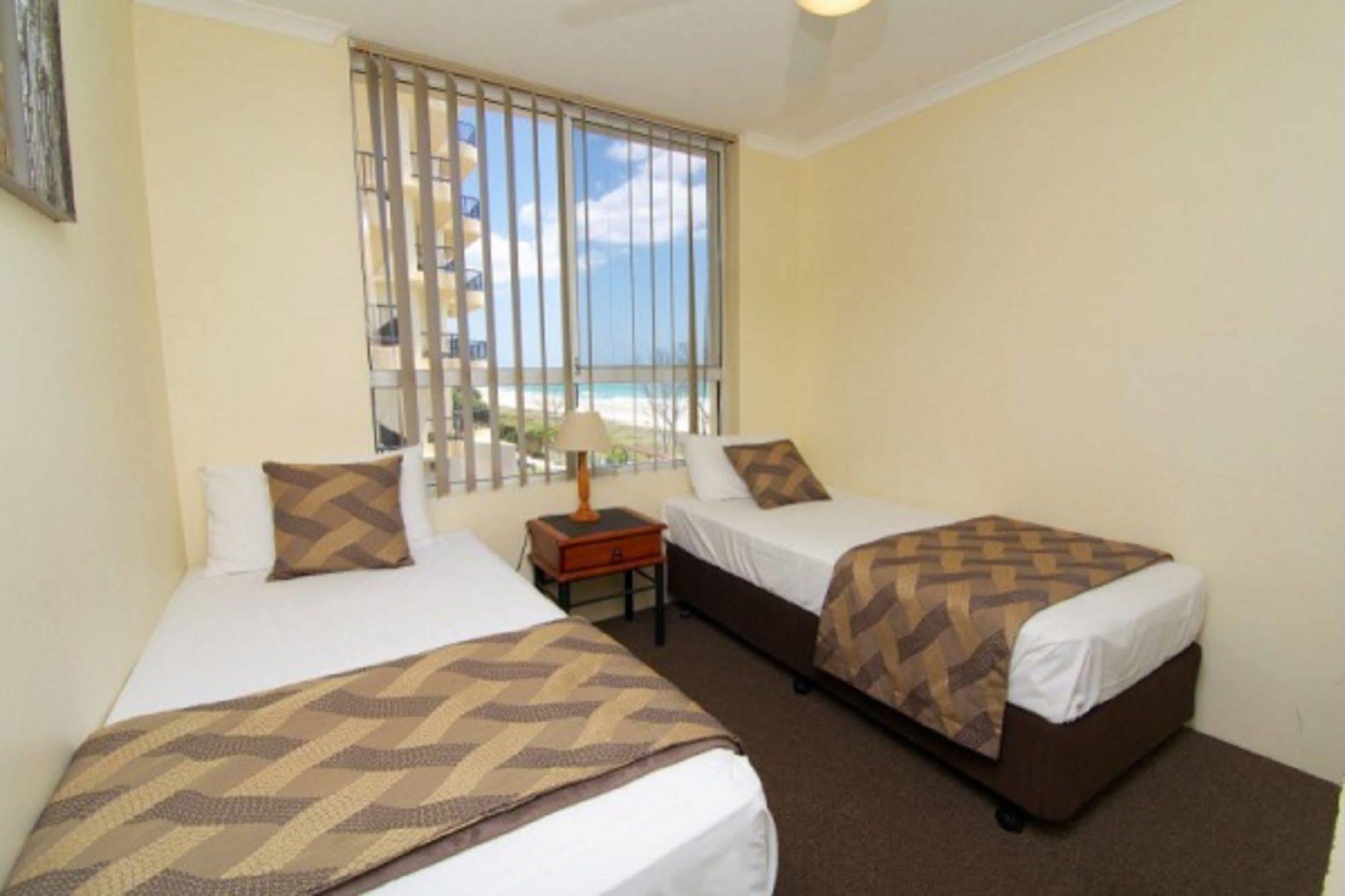 Crystal Beachfront Apartments Gold Coast Exterior foto