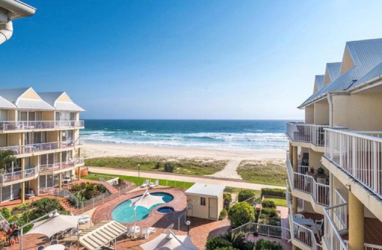 Crystal Beachfront Apartments Gold Coast Exterior foto